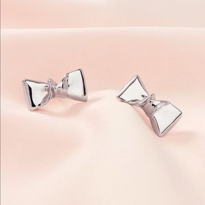 Stella & Dot bow studs earring